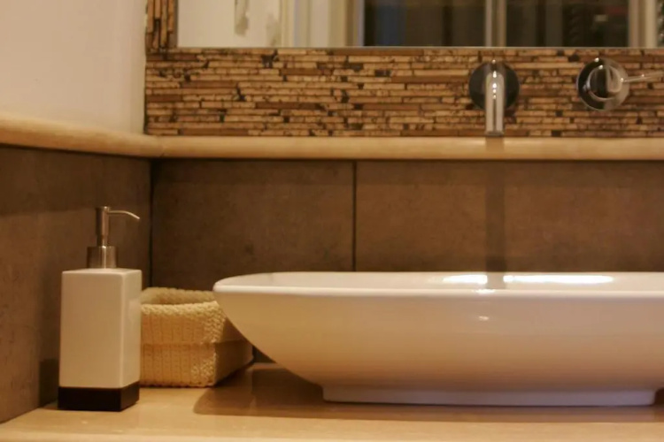 Roman Suite