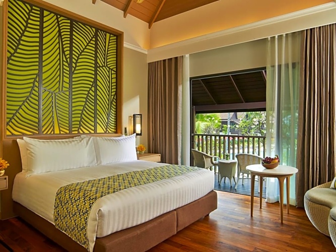 Deluxe Double room with pool view