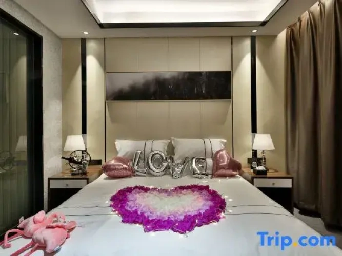 Standard Twin room with city view