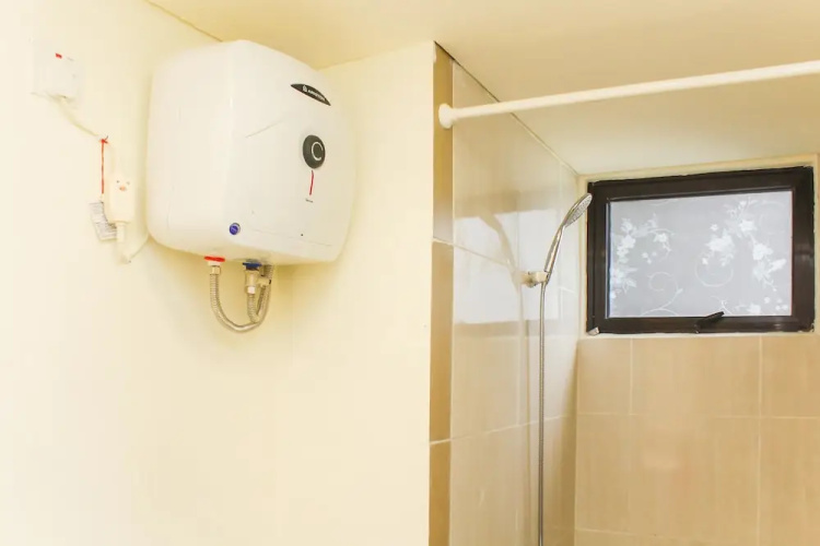 Comfortable 2Br With Study Room At Meikarta Apartment