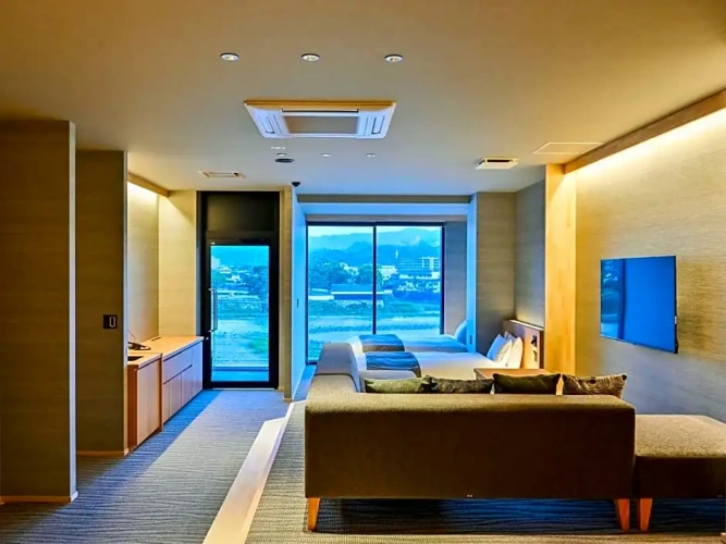Suite with river view