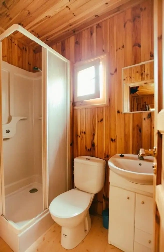 2 Bedrooms Bungalow