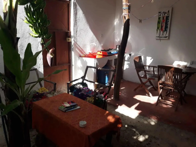 Iddi House