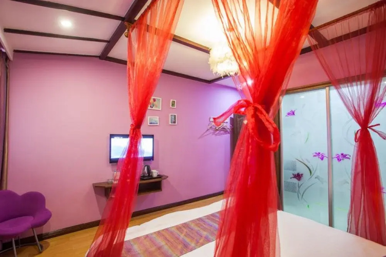 Wuzhen Times Town Theme Inn