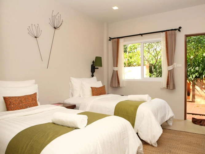 Standard room with land view