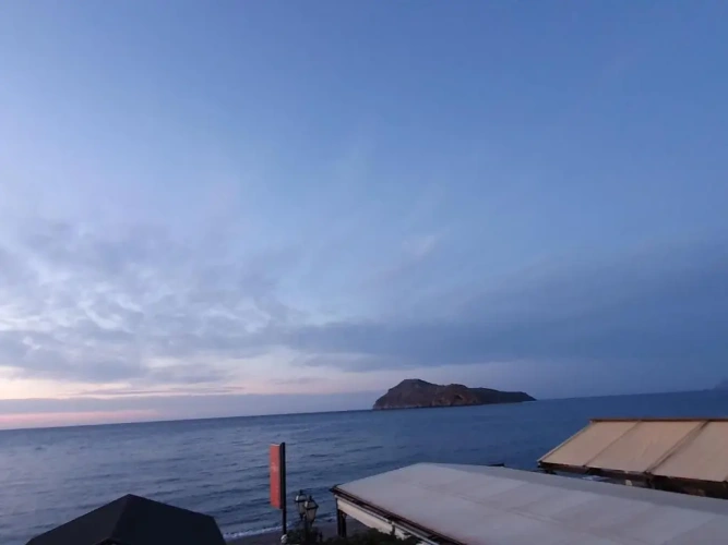 1 Bedroom Apartment with sea view