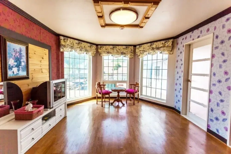 Standard Family room