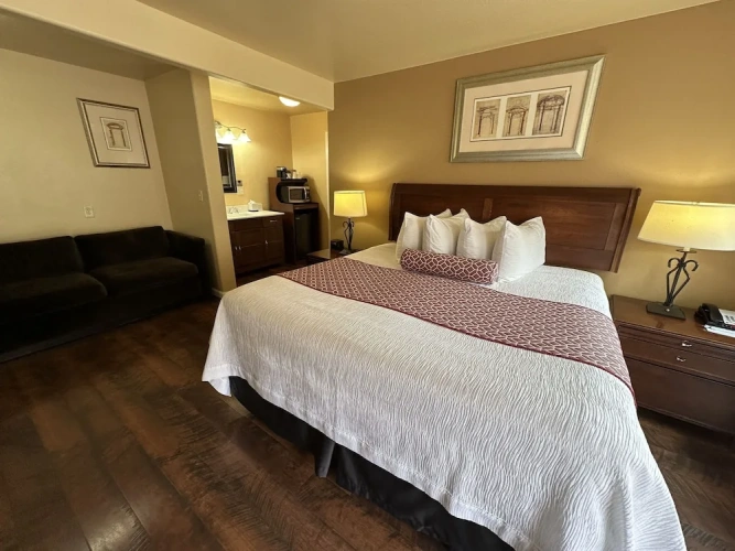 2 Bedrooms Double Suite