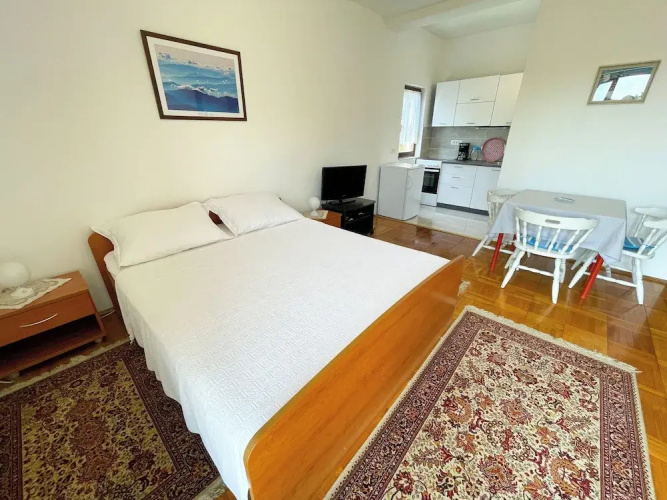 Studio apartment Šarić 2
