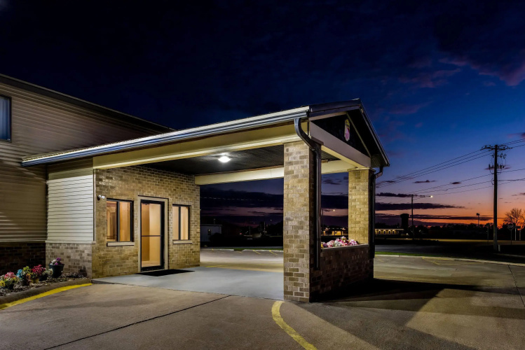 Super 8 by Wyndham Jefferson