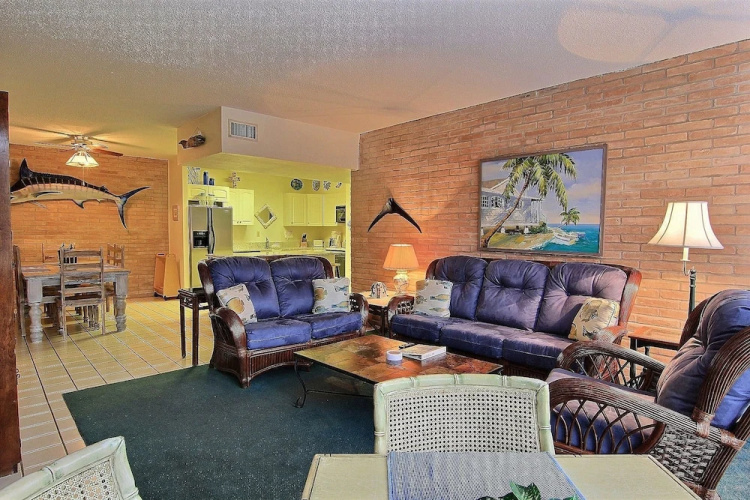 Channelview 206