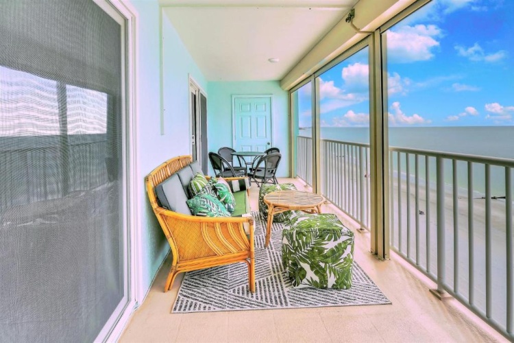 3 Bedrooms Apartment