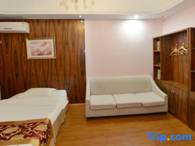 Deluxe Family Suite