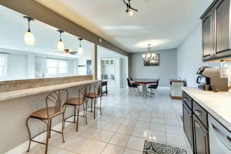 Updated Robinson Vacation Rental w/ Fireplace!