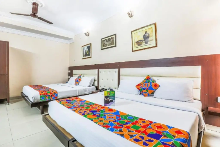 Standard Triple room