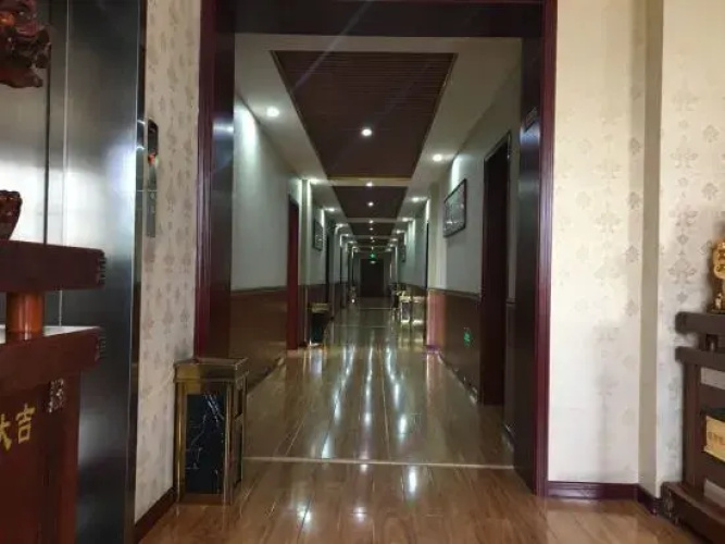 Xinyi Hailinge Express Hotel
