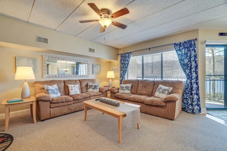 2 Bedrooms Apartment
