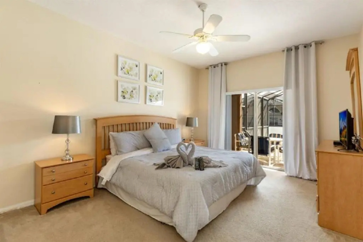 Five-Bedroom Pool Home Kissimmee