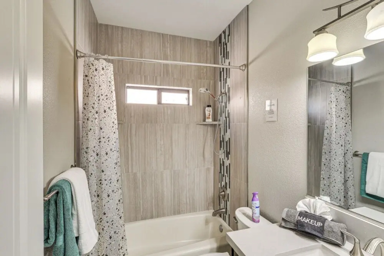 Modern Gem w/ Pool & Mtn Views in Lake Havasu City