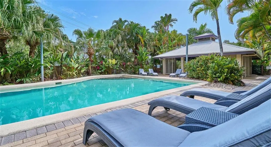 1 Bedroom Apartment with balcony and with view