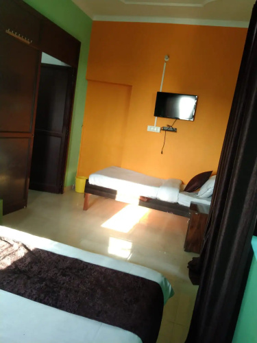 Hotel Anand Verse