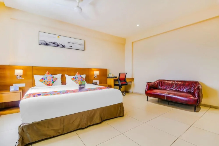 FabHotel Ajinkya Residency