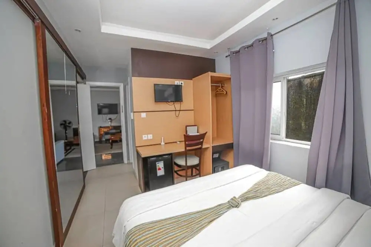 Fini Hotel Bobende
