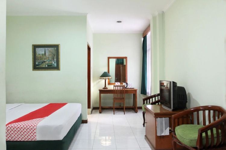 OYO 102 GP Residence