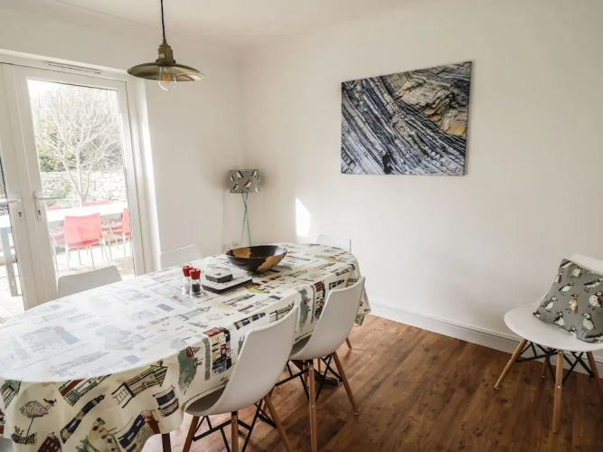 27 Berries Avenue