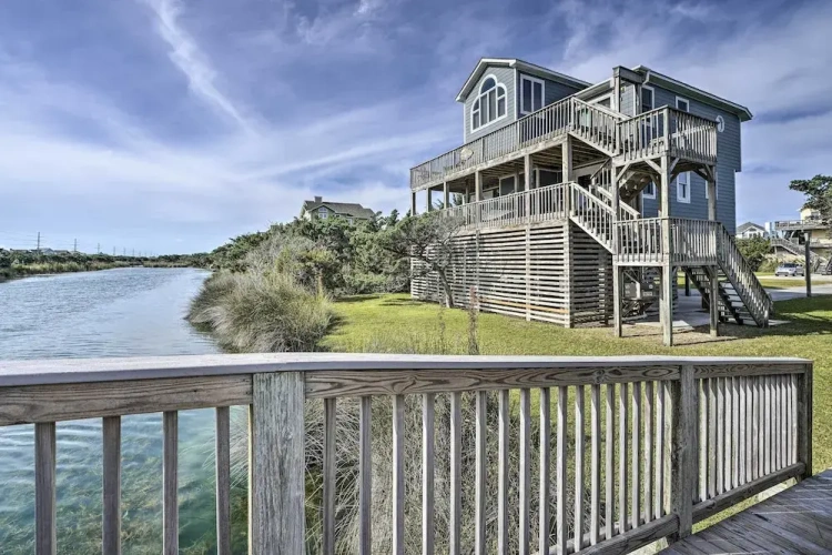4 Bedrooms Cottage