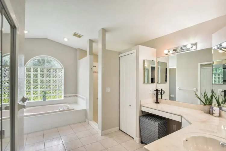 Palm Coast Escape: Screened Lanai, Saltwater Pool!