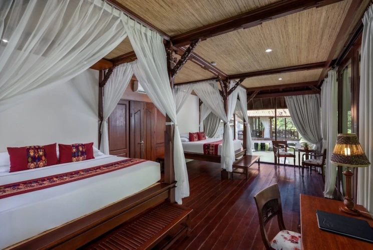 Family Villa with balcony and with garden view