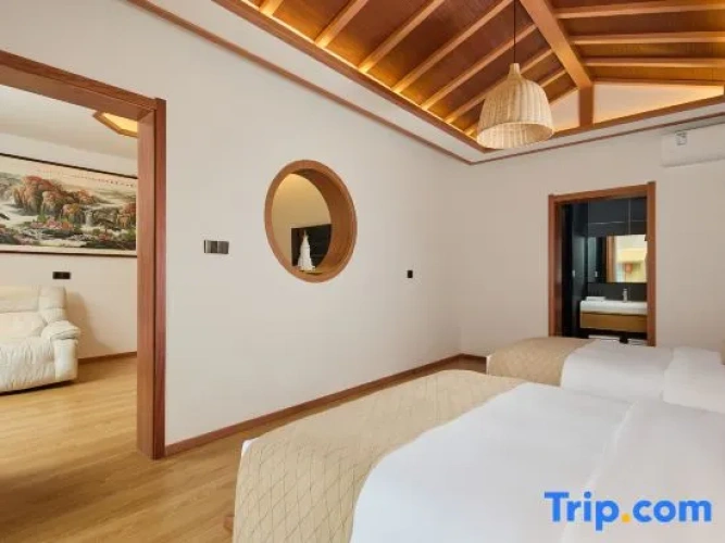 Deluxe Family Suite