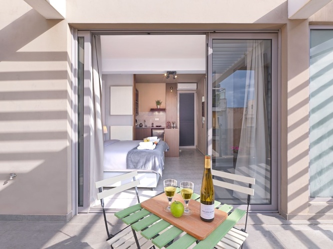 Deluxe Double room with city view