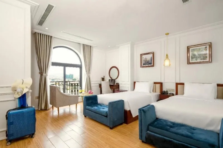 Ruby Light Hotel
