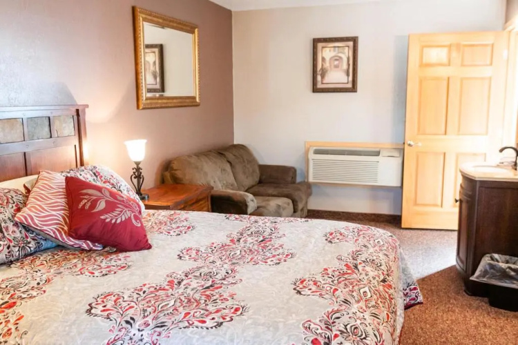 Circle R Motel