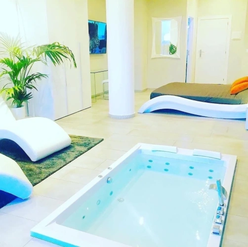 Deluxe Suite with balcony