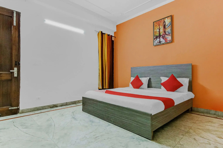 Flagship Hotel Orlov