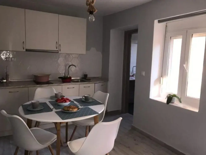 2 Bedrooms Cottage