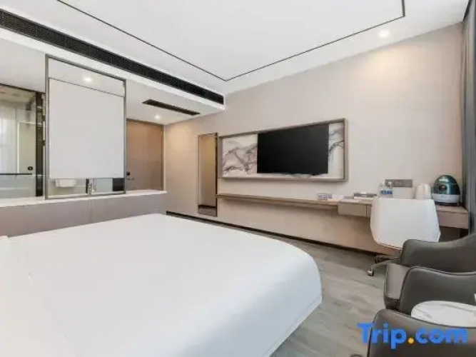 Standard Double room with city view