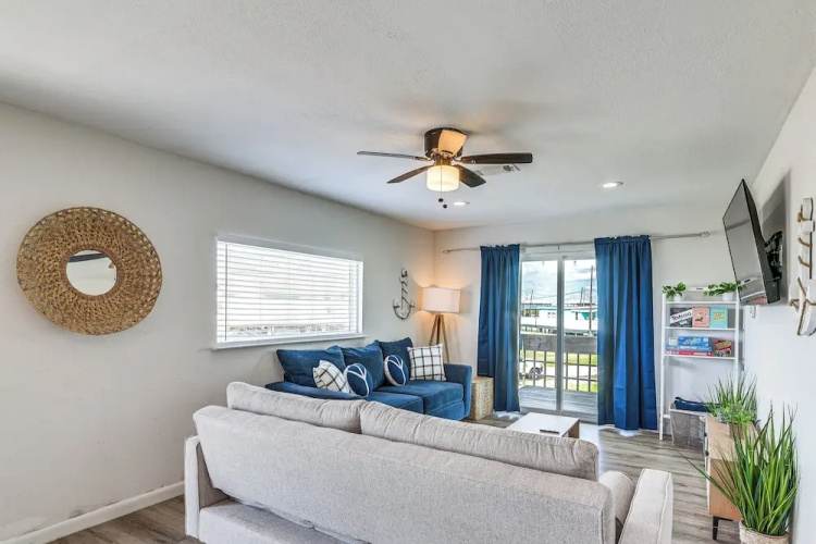 Walk to Sand: Surfside Beach Getaway w/ Deck