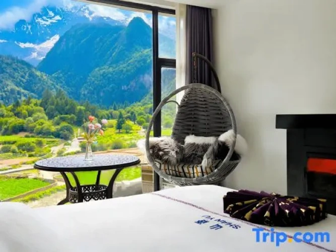 Standard Double room with mountain view