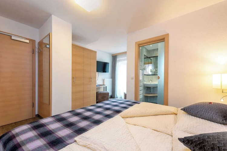 Apartment with mountain view