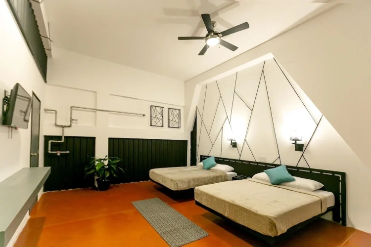 Economy Quadruple room