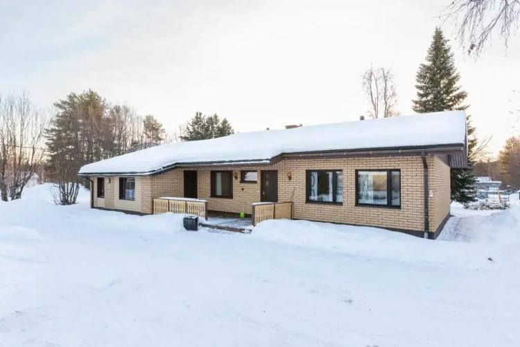 6 Bedrooms Cottage