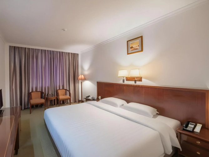 Five Rams City Hotel
