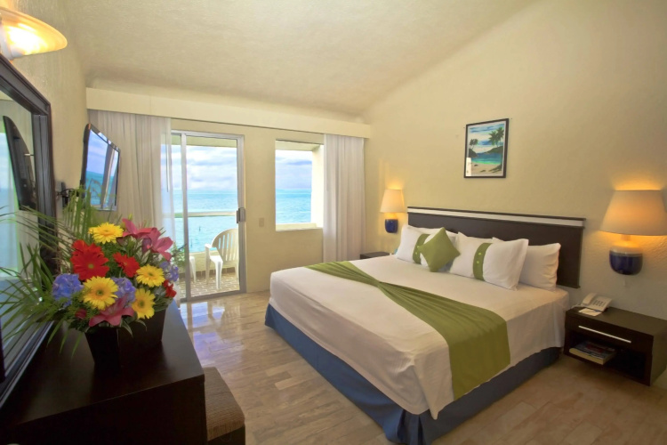 Aquamarina Beach Hotel