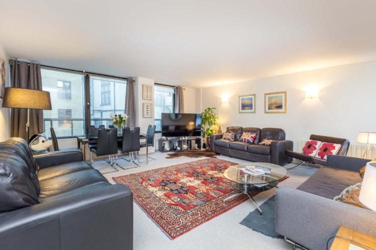 Apartment with balcony