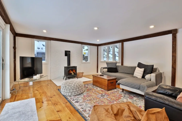 4 Bedrooms Cottage