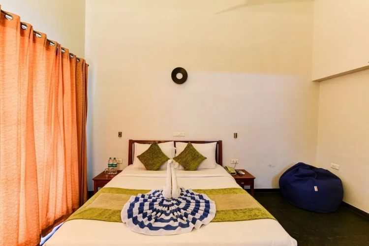 1 Bedroom Deluxe room with balcony and with garden view